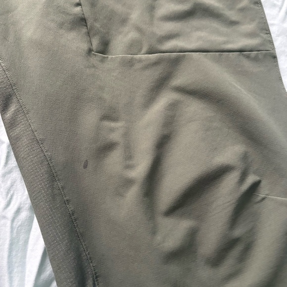 Lululemon Men’s License To Train Joggers Pants Light Green Workout - Picture 9 of 13